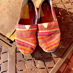 Toms multi color classics